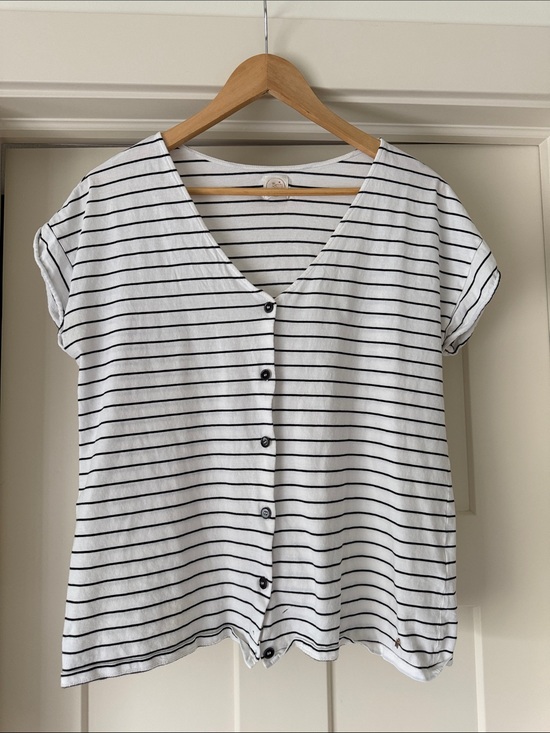 Des Petits Hauts Tops - Women's Button-Front V-Neck Stripe Top - White/Black